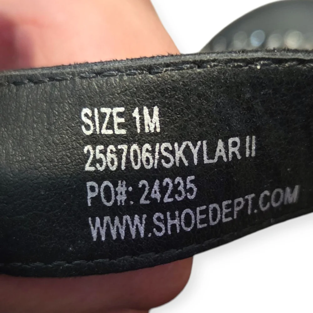 I.D Required Skylar II Girls' Black Slingback Chunky Block Heel Sandals Size 1M